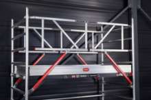Afbeeldingen van Vouw-/Rolsteiger breed met voorloopleuning - Aluminium