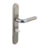 Afbeeldingen van INTERSTEEL Deurkruk Agatha op schild toilet-/badkamersluiting 63 mm chroom 1683