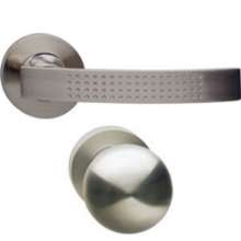 Afbeeldingen van INTERSTEEL Wisselgarnituur links William op rond rozet 7mm nokken met PC plaatjes nikkel mat 1696