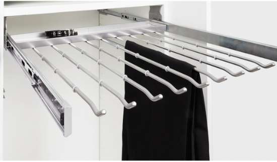 Afbeeldingen van Hettich Uittrekbare broekhouder, 800 mm, onder het dek, zilver