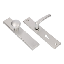 Afbeeldingen van Ami Veiligheidsgarnituur 251/50 Deurkruk 332 / Knop 169/50 buiten blind - PC72 deurdikte 38/42mm - F2 
