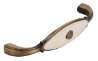 Afbeeldingen van Siro Meubelgreep metaal - boorafstand 96mm/L 106mm/H 26mm/B 20mm antiek messing/ beige 