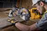 Afbeeldingen van DeWalt afkort-/verstekzaag 216mm DWS773-QS