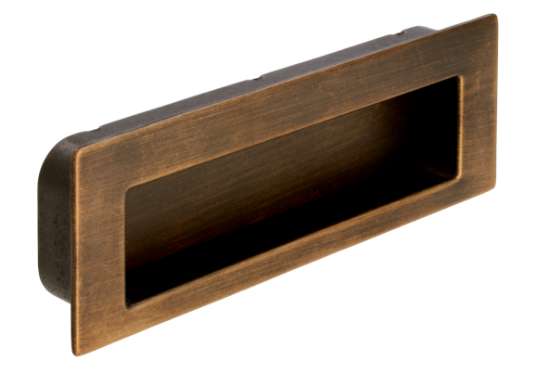Afbeeldingen van Siro Schelpgreep metaal - boorafstand 96mm/L 112mm/H 13mm/B 38mm antiek messing 