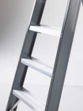 Afbeeldingen van Enkel oploopbare trap - aluminium (gecoat)